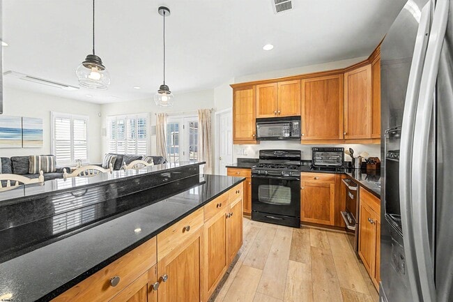 Building Photo - 2 S Coolidge Ave