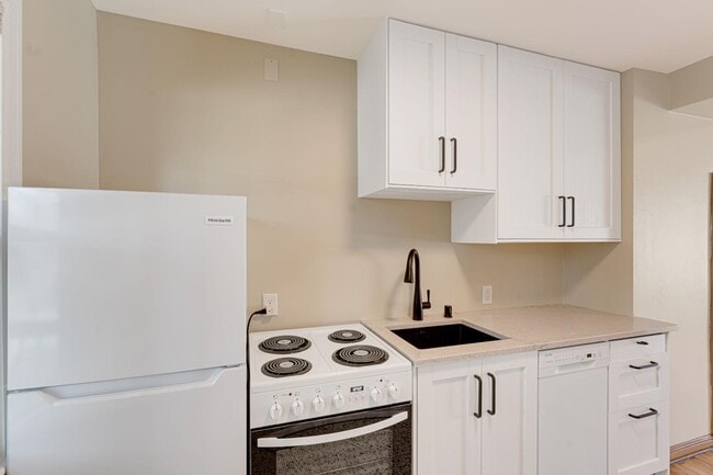 Building Photo - 8201 W North Ave