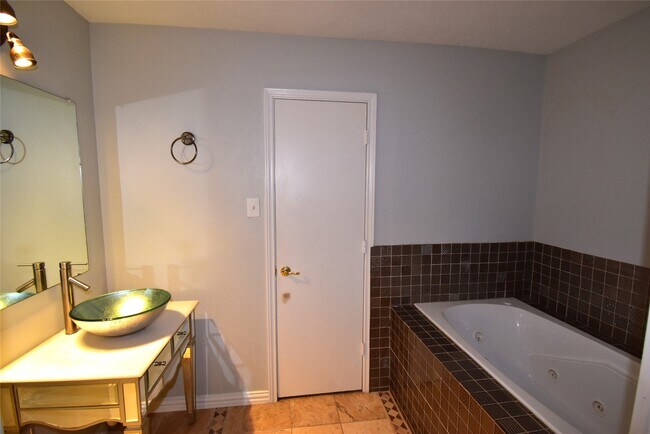 Building Photo - 21022 Creek Edge Ct