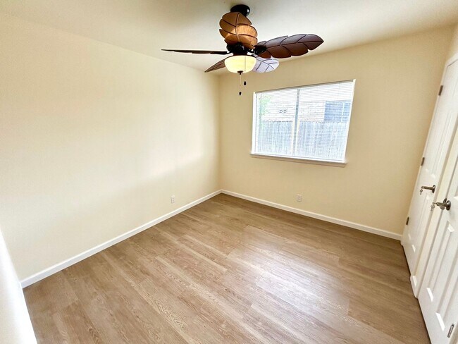 Building Photo - **COMING SOON** Newly Renovated 3 Bedroom ...