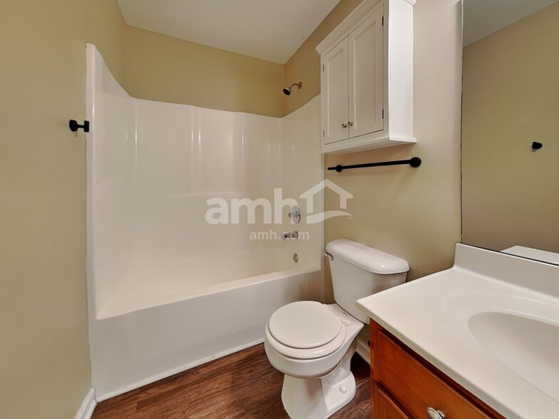 Building Photo - 5523 Golden Gate Rd