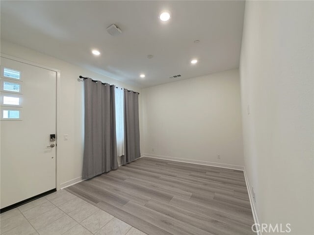 Building Photo - 400 Transport