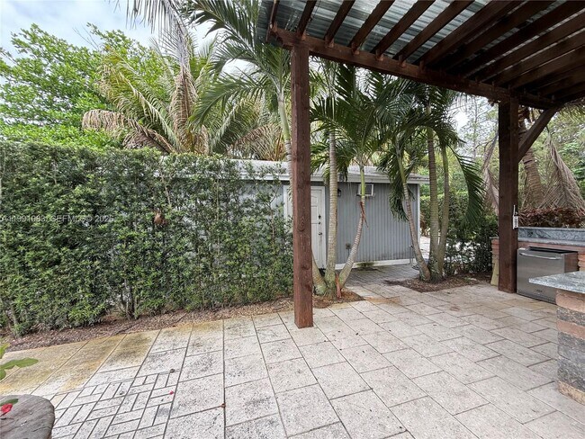 Building Photo - 5488 Fearnley Rd