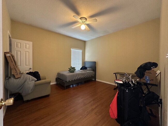 Building Photo - 1900 S 16th St