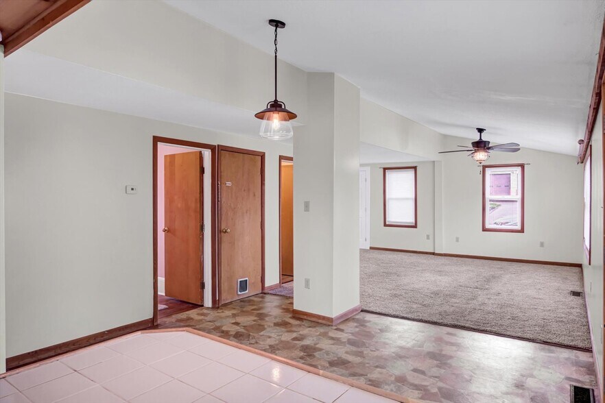 Building Photo - 848 Bloom Rd