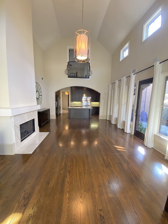 Building Photo - 975 N Ormewood Park Dr SE