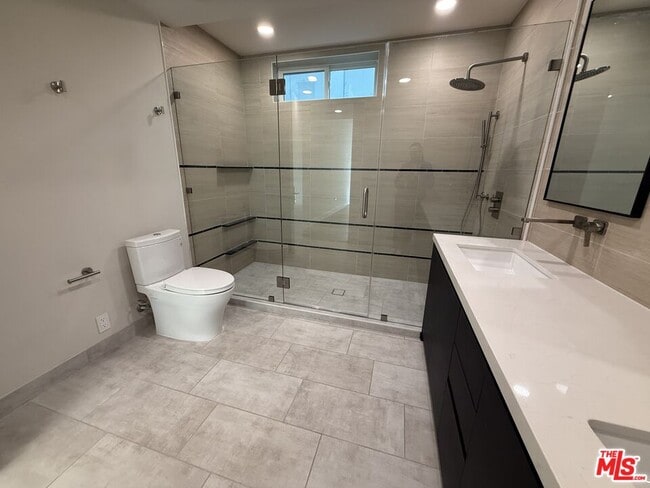 Building Photo - 505 S Barrington Ave