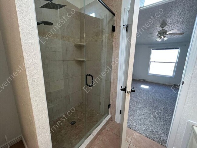 Building Photo - 1385 Antelope Dr