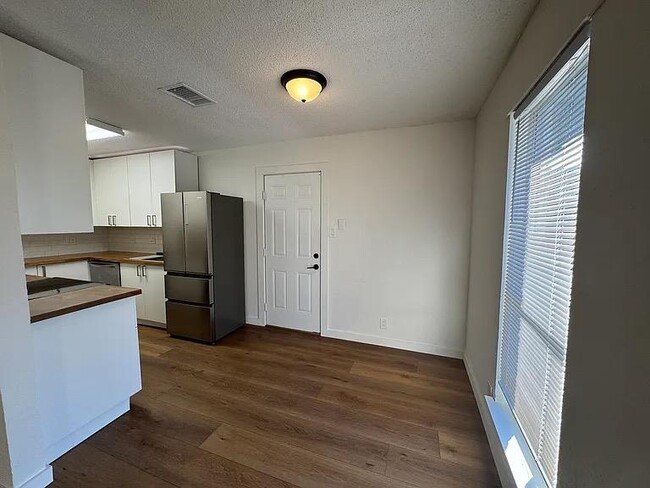 Building Photo - 903 Fieldwood Dr