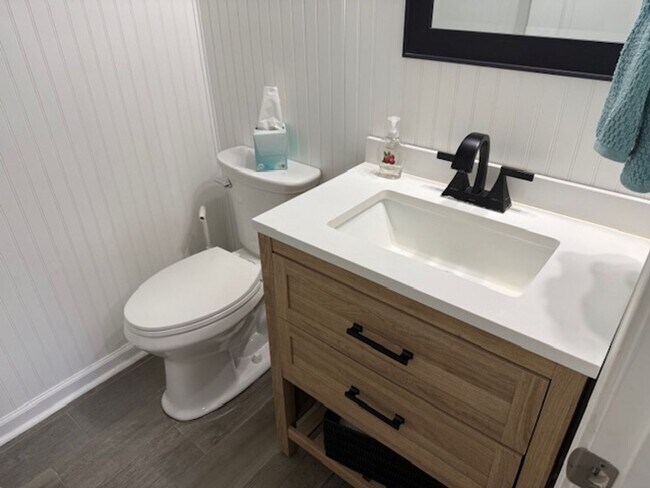 Building Photo - Like New 4/2.5 St. Augustine