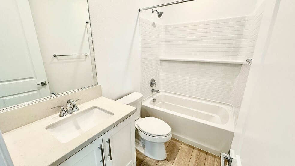 Building Photo - 9324 Via Azul