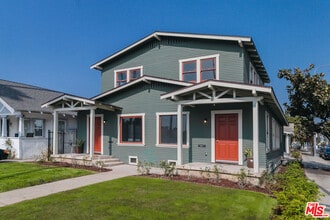 Building Photo - 2303 W 30th St