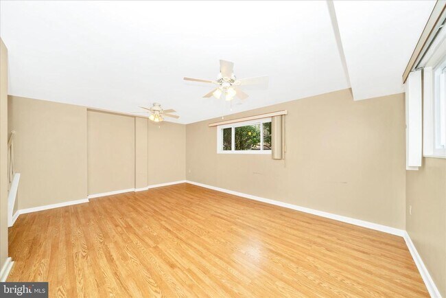 Building Photo - 3906 Montrose Dr