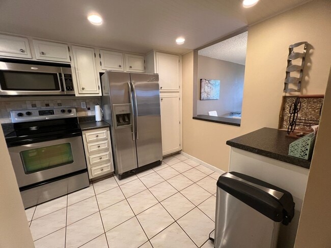 Building Photo - Beautiful 2/2 Waterview in Davie/Nova