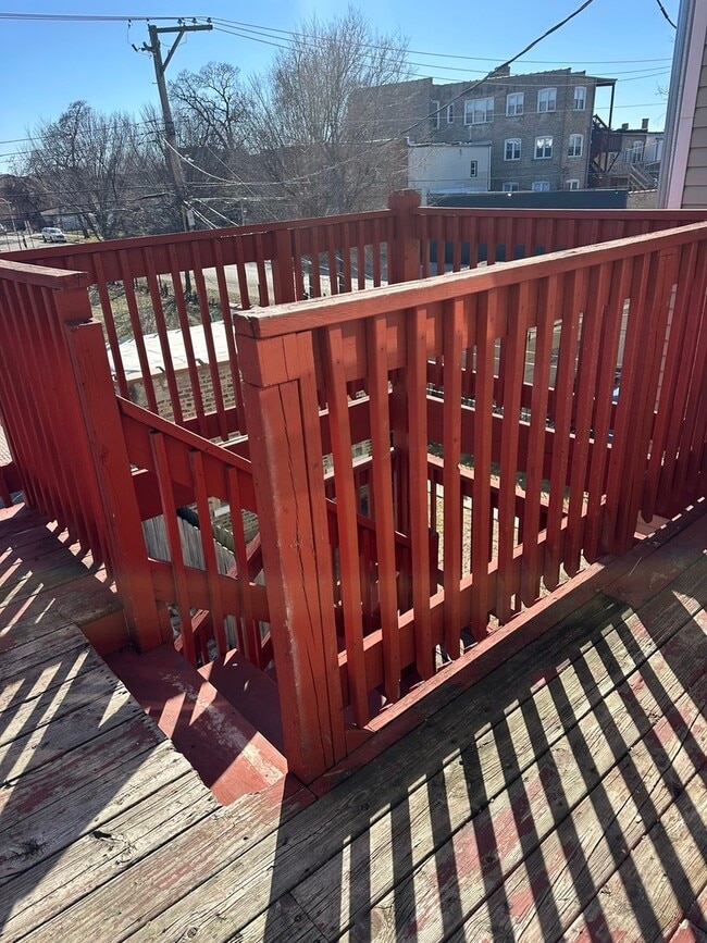 Building Photo - 4253 W Wilcox St