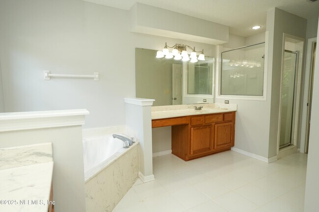 Building Photo - 348 W Tropical Trce