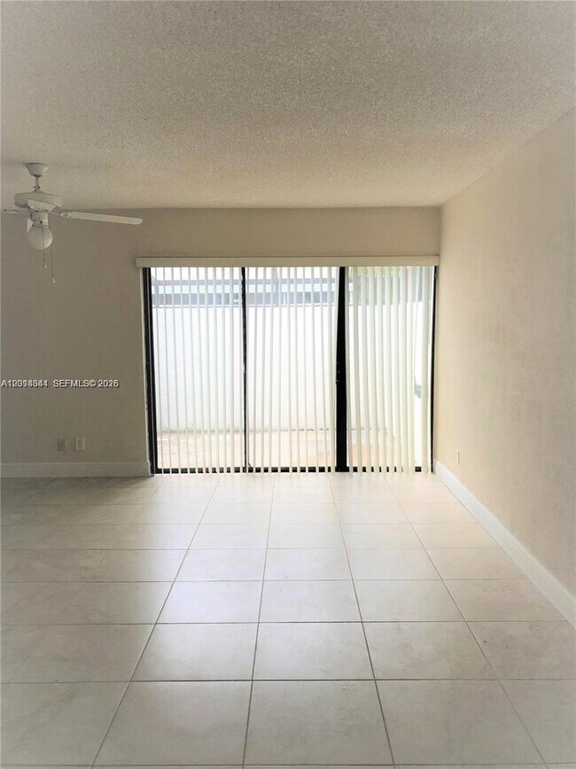 Building Photo - 15820 SW 91st Ct