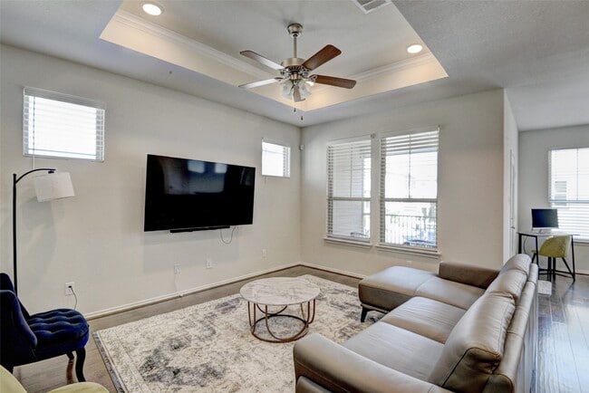 Building Photo - 3104 Roseland Terrace Ln