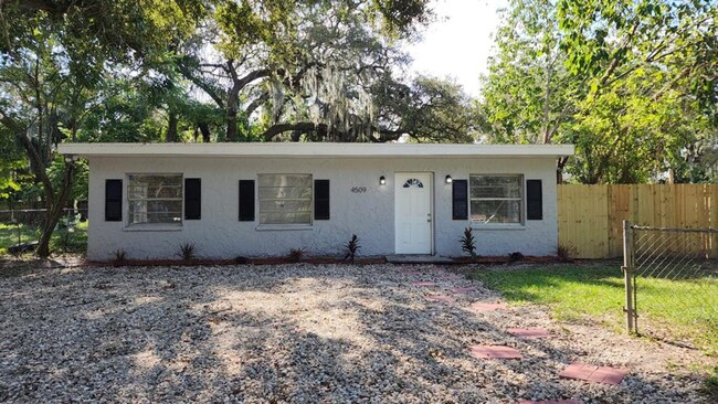 Building Photo - 3/3 Beautiful Tampa Home Available Now !