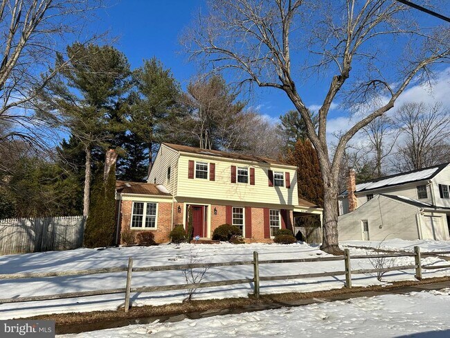 Building Photo - 4405 Bel Pre Rd