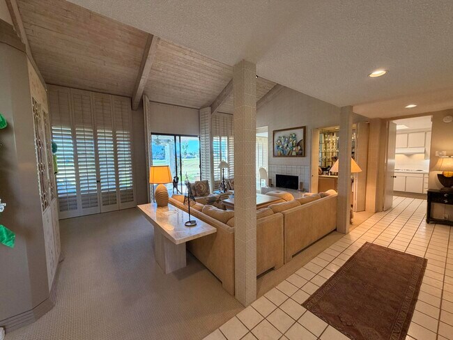 Building Photo - 714 Inverness Dr