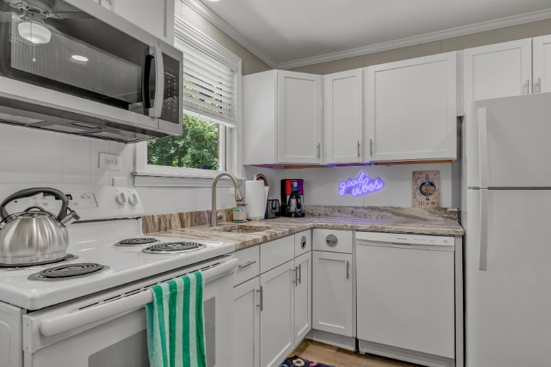 Building Photo - 232 Bermuda Dr