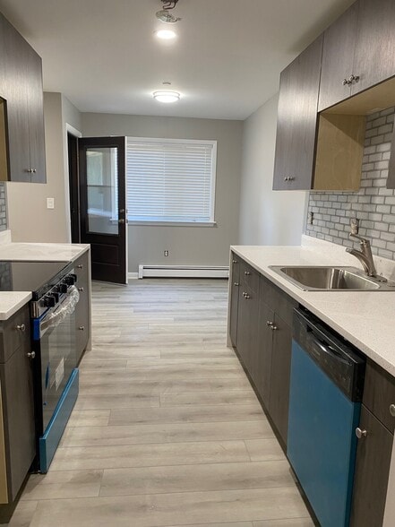 Building Photo - 333 Vincellette St