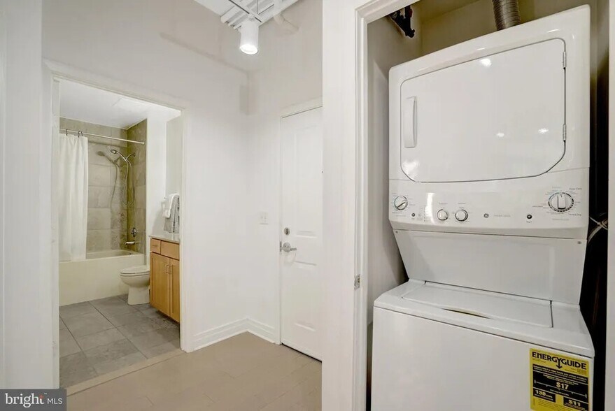Washer and Drier - 1201 N Garfield St
