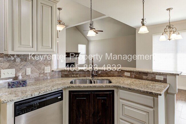 Building Photo - * * * $250 Move-in Special * * * Charming 3-Bedroom / 2-Bathroom Home! * * * $250 Move-in Special...