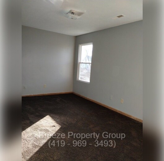 Building Photo - 205 W Chalmers Ave