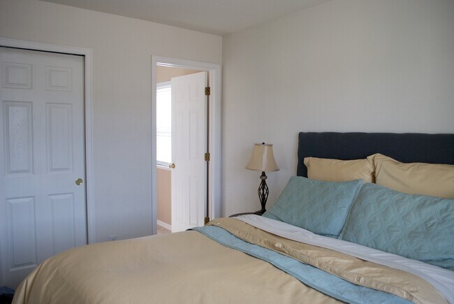 Building Photo - 14271 White Peak Dr
