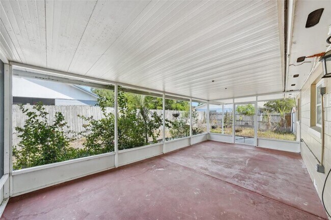 Building Photo - 503 Holt Cir