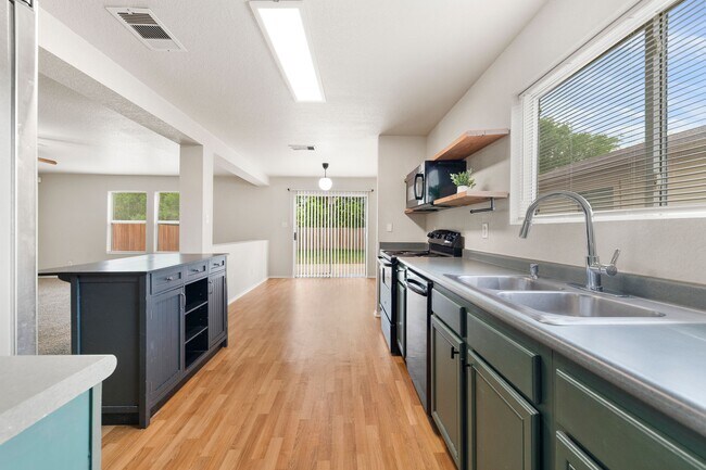 Building Photo - 10034 Southern Sun