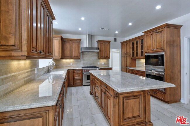 Building Photo - 23637 Park Belmonte
