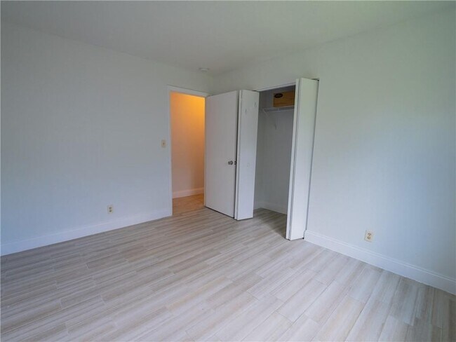 Building Photo - 5332 NW 29th Ct