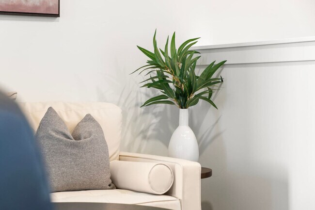 Building Photo - 1702 Ripple Rock Dr