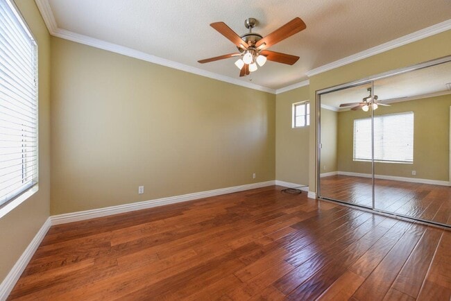 Building Photo - 9 Las Cruces