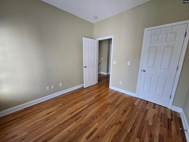 Building Photo - 301 Long Pointe Ln