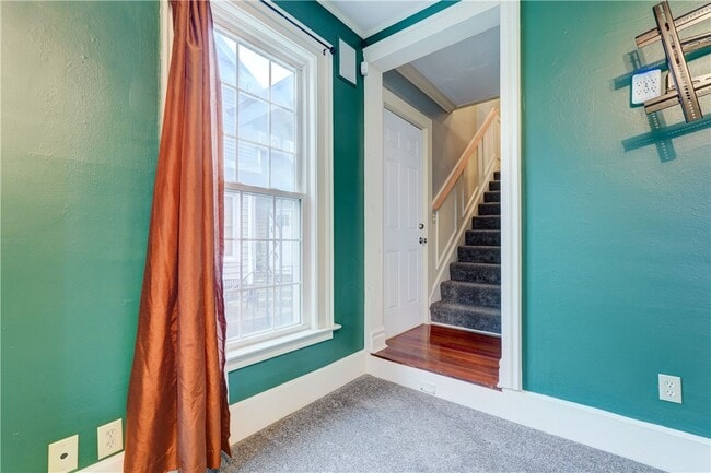 Building Photo - 450 S Main St