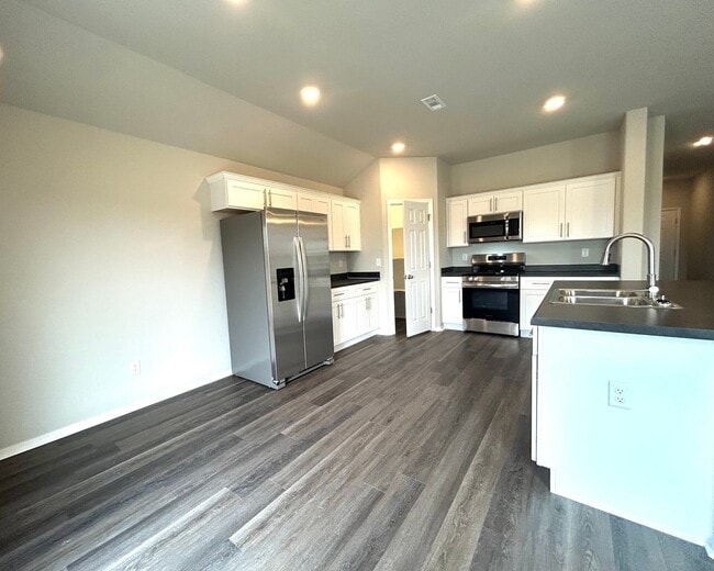 Building Photo - Newer Construction 3 bedroom 2 bath home!