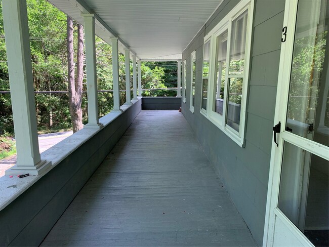 Building Photo - 364 Angola Rd