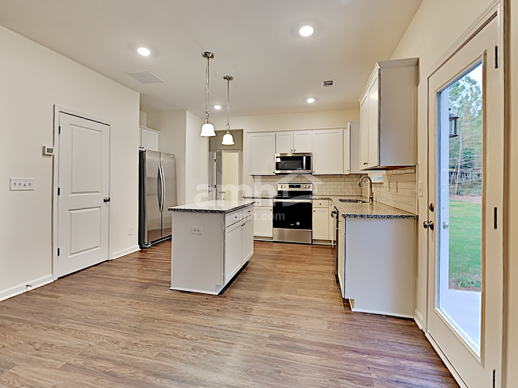Building Photo - 428 Camp dr
