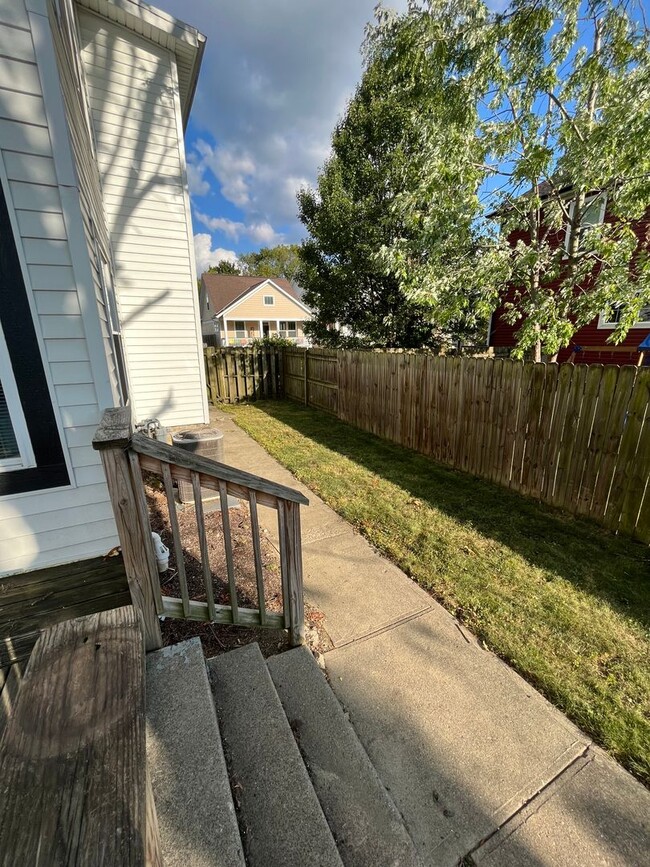 Building Photo - Beautifully renovated home in King-Lincoln