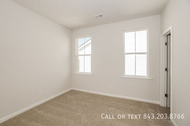 Building Photo - 1004 Yucca St