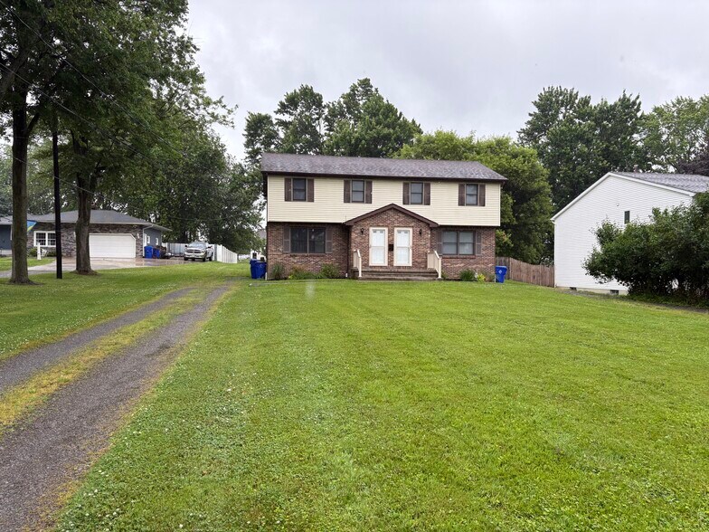 Primary Photo - 1289 East and West Rd