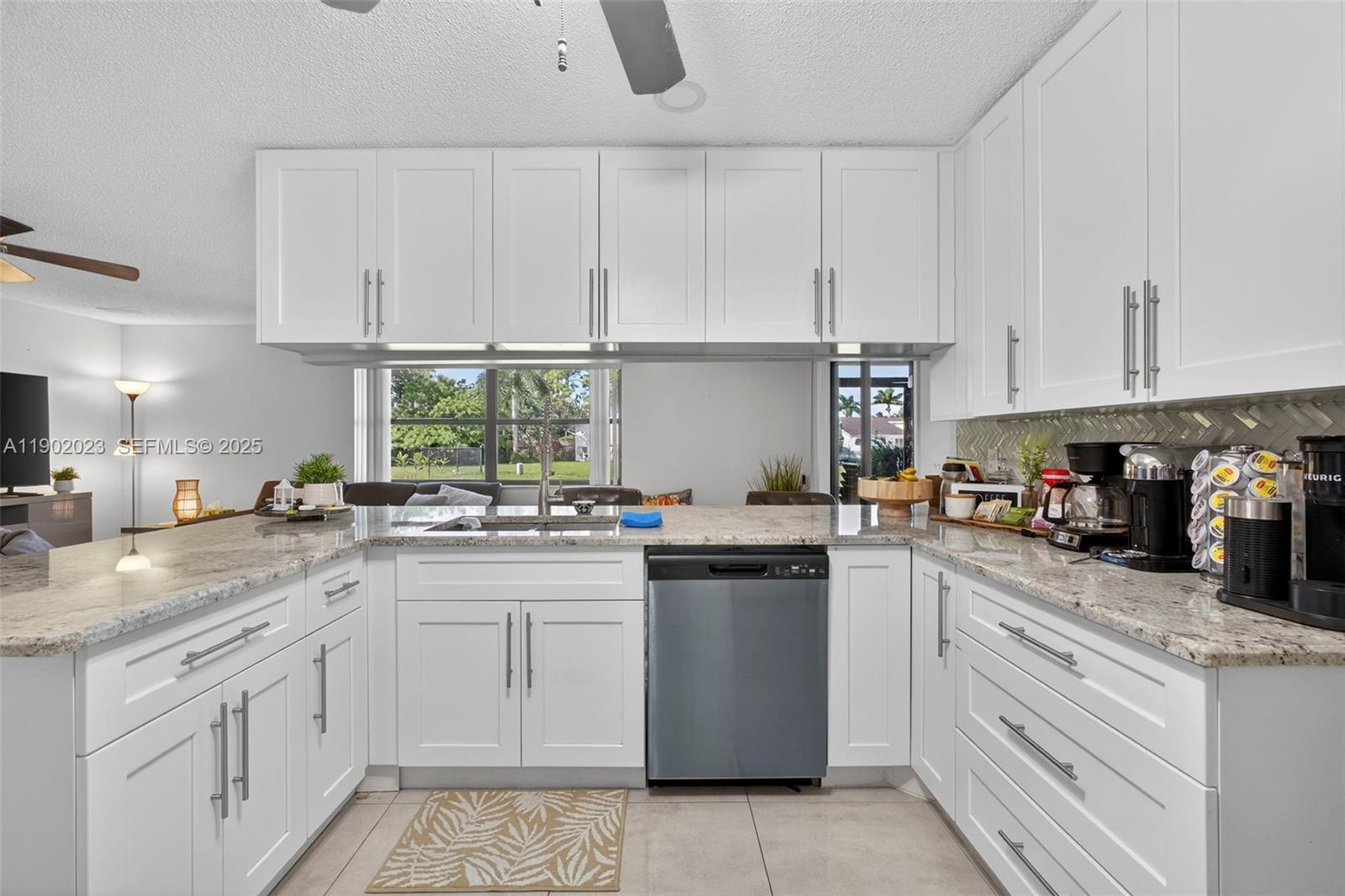 Building Photo - 100 Miramar Ave