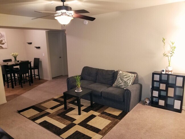 Building Photo - 2bd/2ba West-Flagstaff Condo! - Near NAU/CCC! On NAU Bus Route! Students & Pets OK!!! Avail. July...