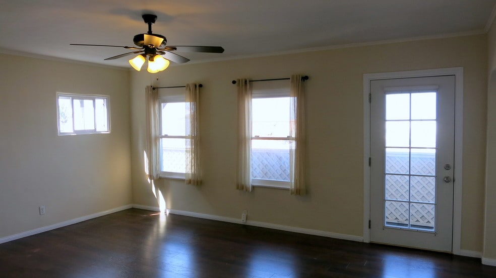 Ceiling fans. - 3607 Crest Dr