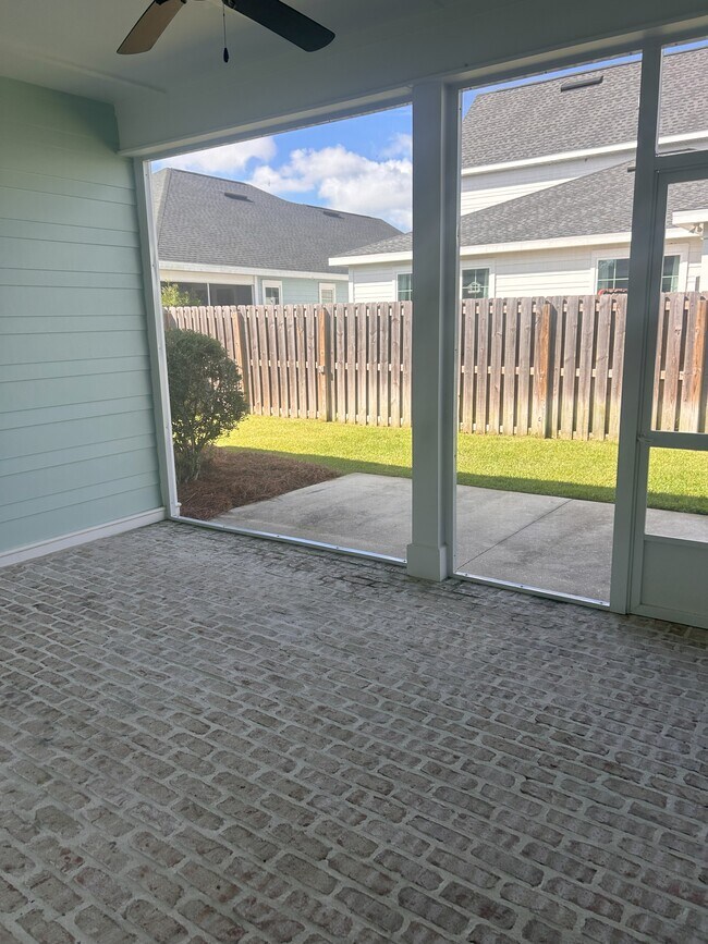 Building Photo - 14 Conifer Ct