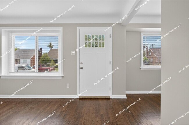Building Photo - Fully Renovated 3-Bedroom Brick Bungalow in Detroit, 48235